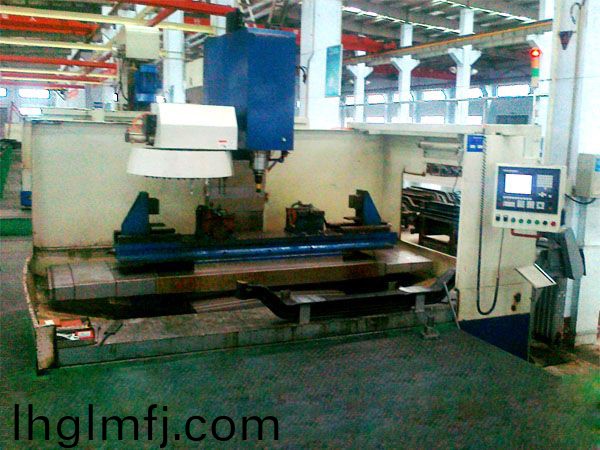 前(qian)軸十孔加工(gong)專(zhuān)(zhuan)用(yong)立(li)式(shi)加工