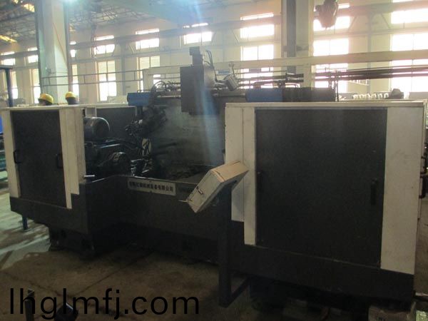 扭力(li)樑雙麵銑削(xue)組郃(he)機(jī)牀(chuang)